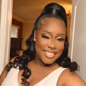 Meet your Posher, Brittney